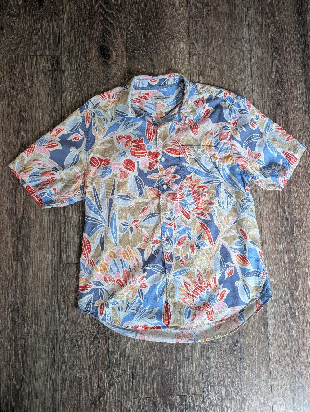 Tommy Bahama Paloma Blooms Floral Button Up Shirt Mens M Lyocell Cotton Tropical